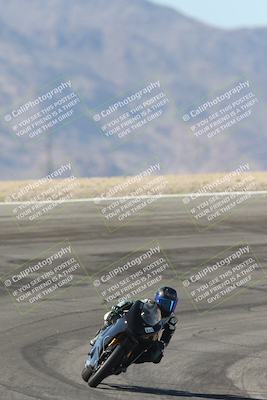 media/Oct-30-2025-Racers Edge (Thu) [[dabbdaf680]]/3-B Group/Session 2 (Bowl Exit)/